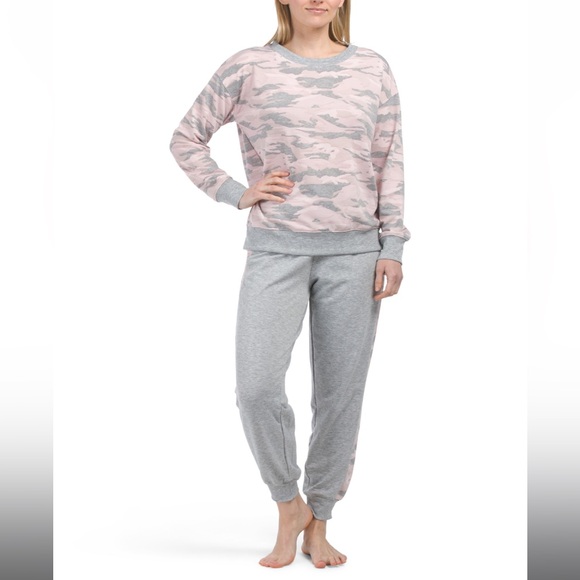 Splendid Crewneck Top & Joggers Set - Picture 1 of 6